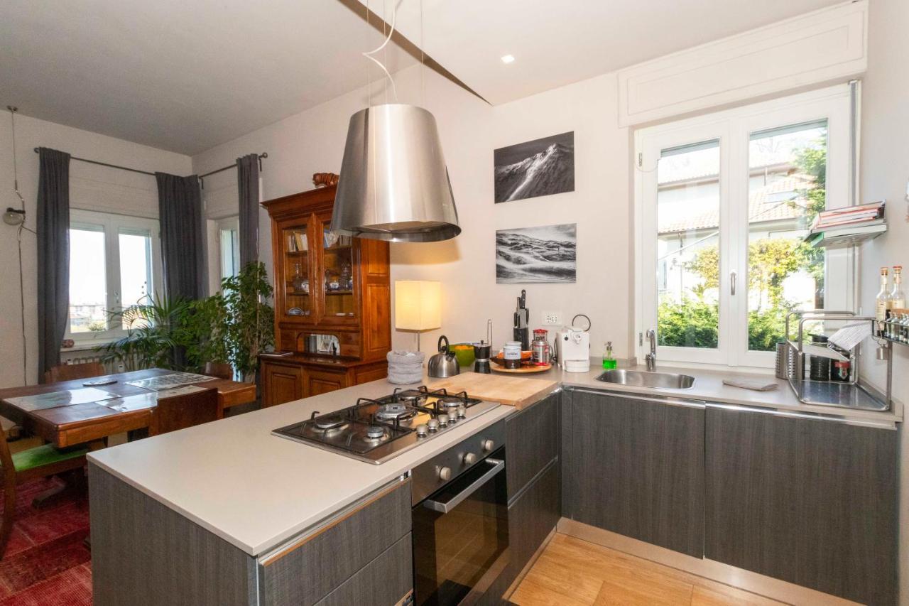 Charming Apartment With Parking! トリノ エクステリア 写真