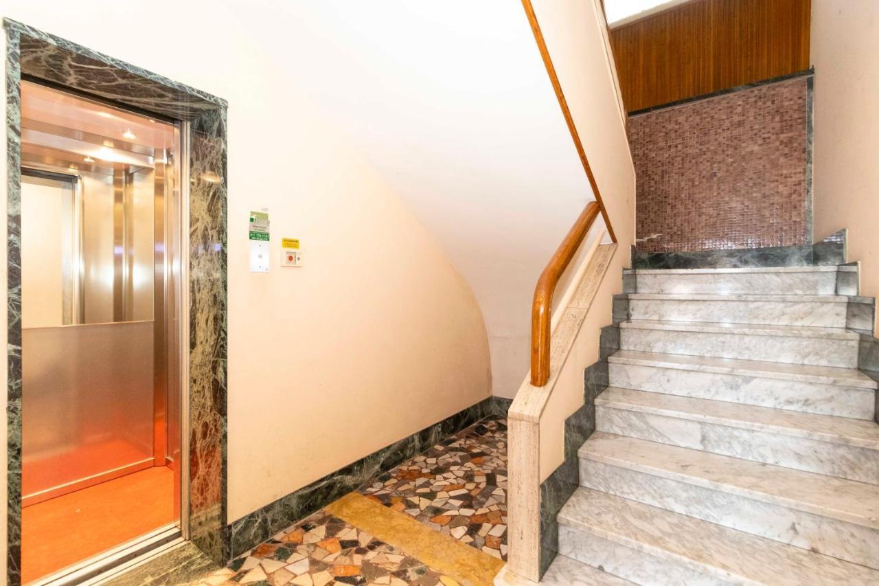 Charming Apartment With Parking! トリノ エクステリア 写真